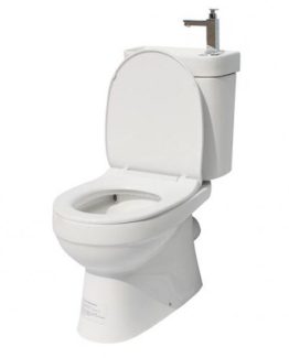 Toalettstol med inbyggd handfat och kran